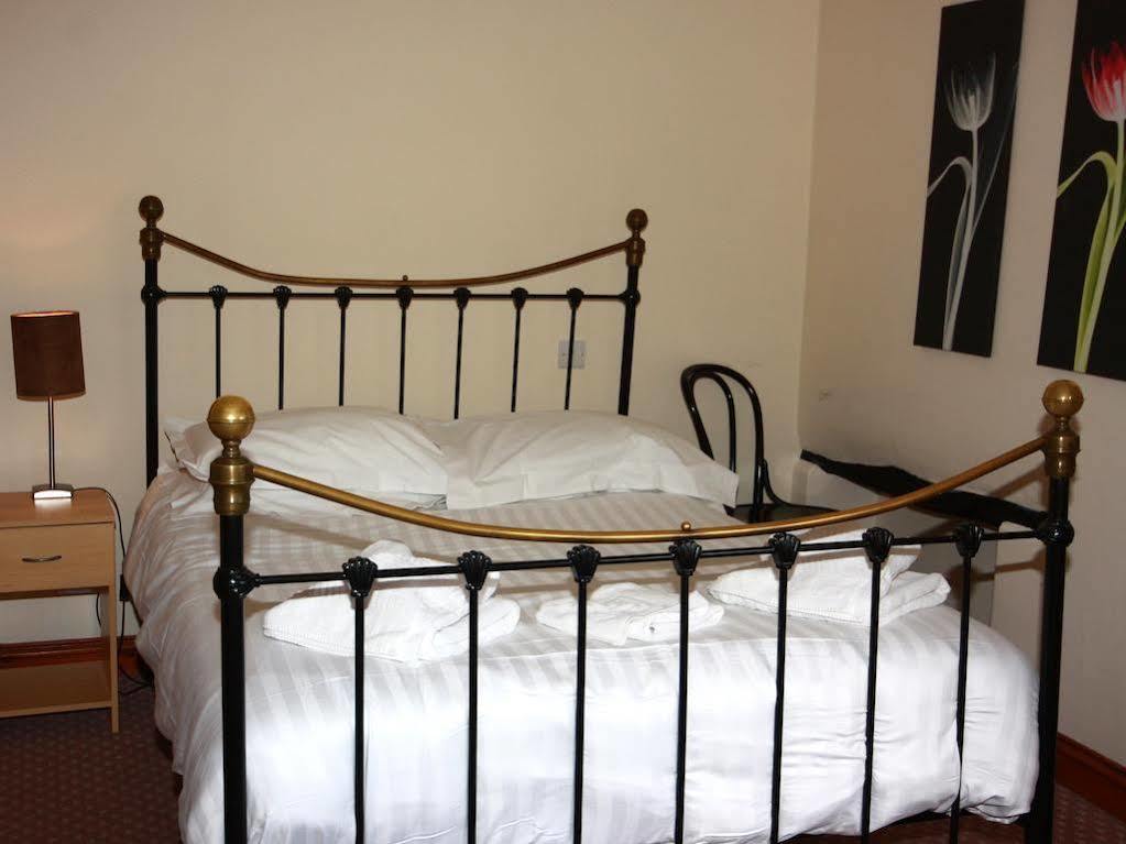 Churchills Inn & Rooms Bowness-on-Windermere Ngoại thất bức ảnh
